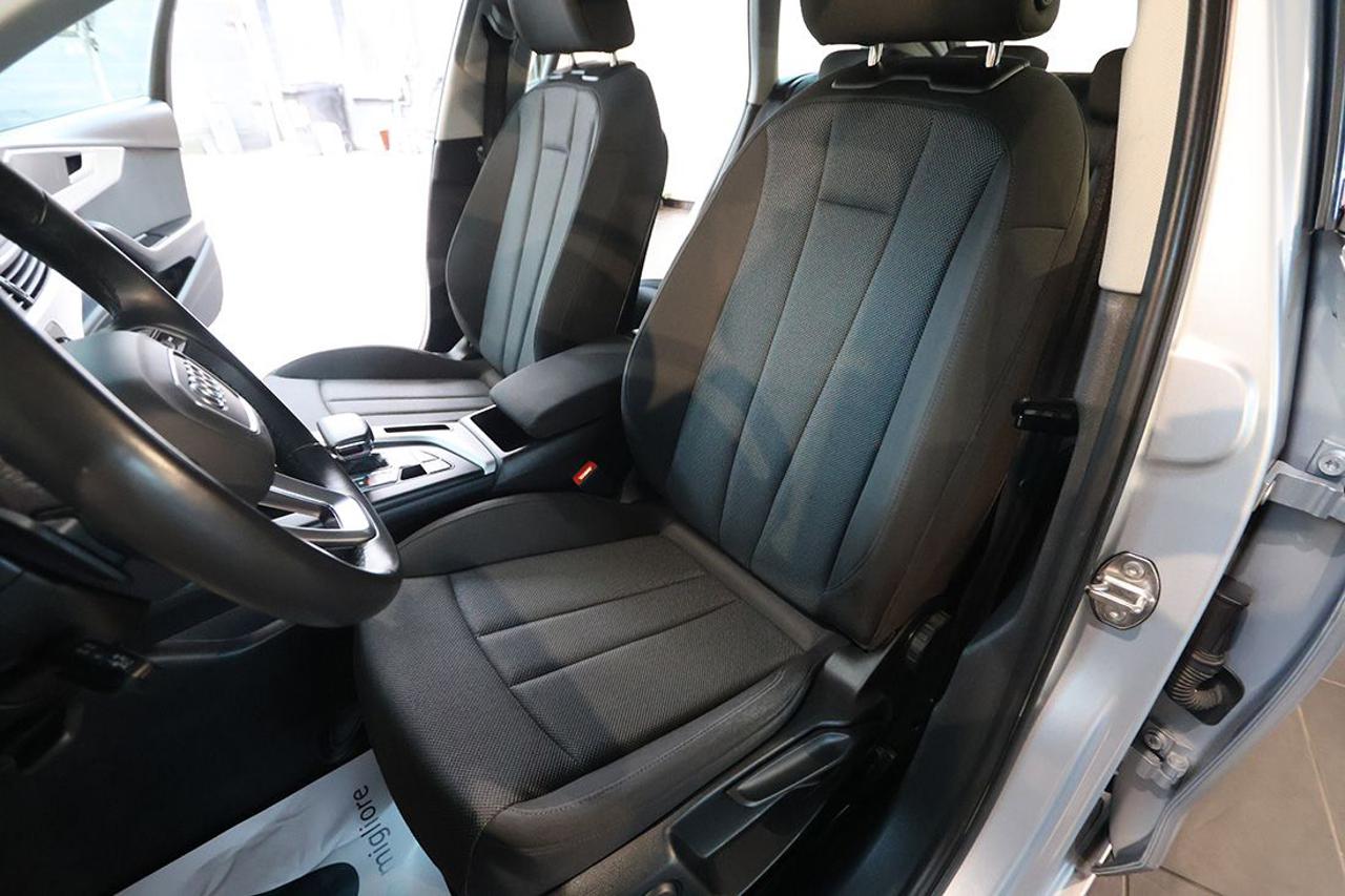 AUDI A4 30 TDI Avant S-Tronic Business - 18