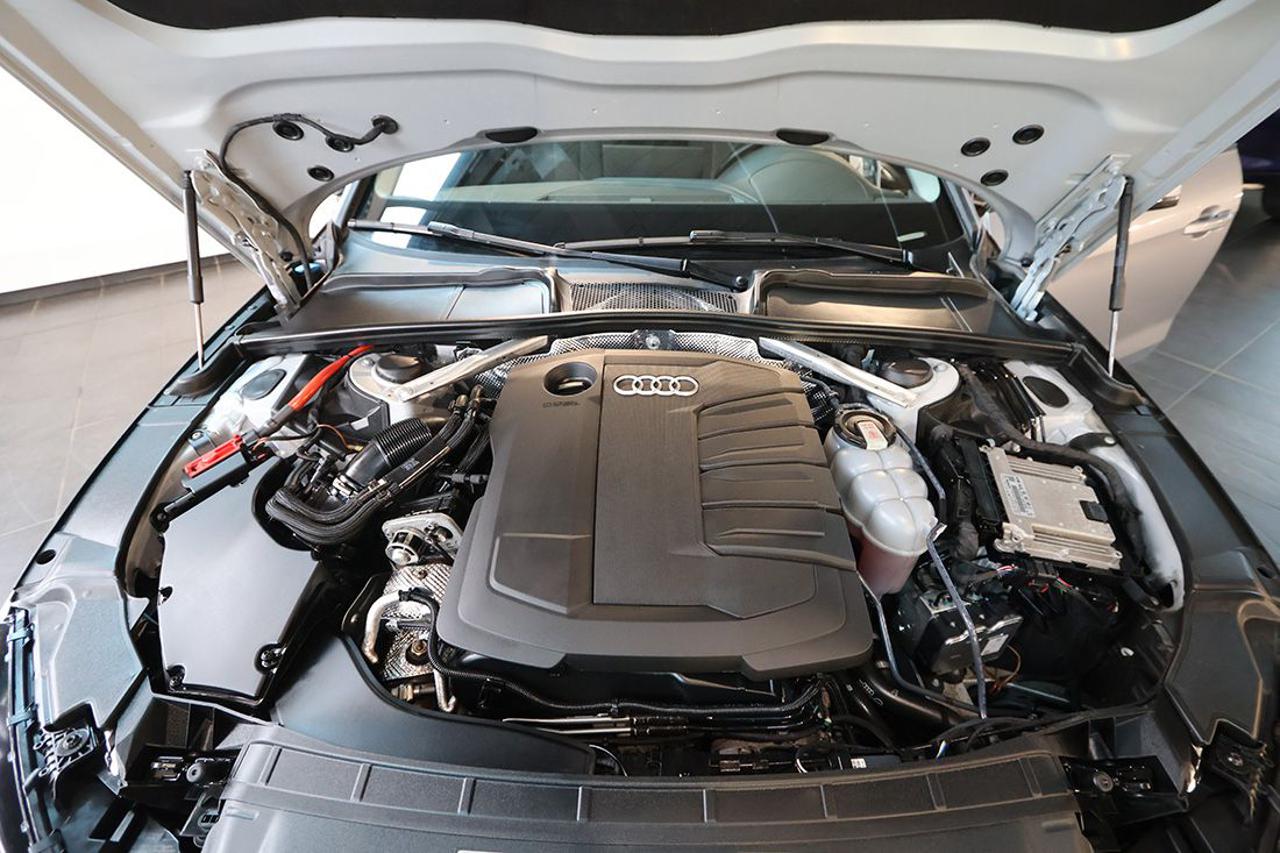 AUDI A4 30 TDI Avant S-Tronic Business - 11