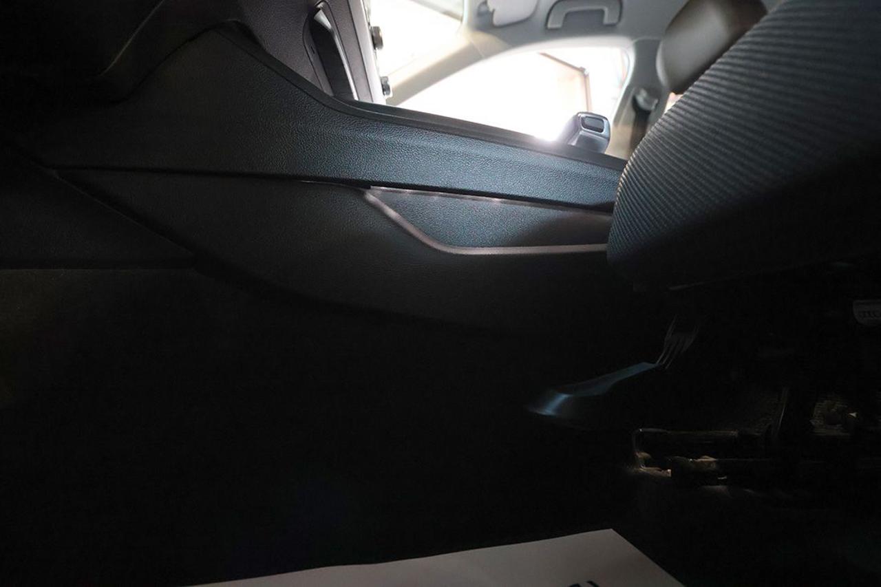 AUDI A4 30 TDI Avant S-Tronic Business - 37