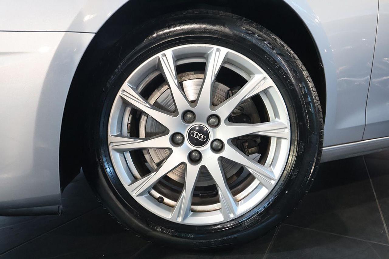 AUDI A4 30 TDI Avant S-Tronic Business - 6