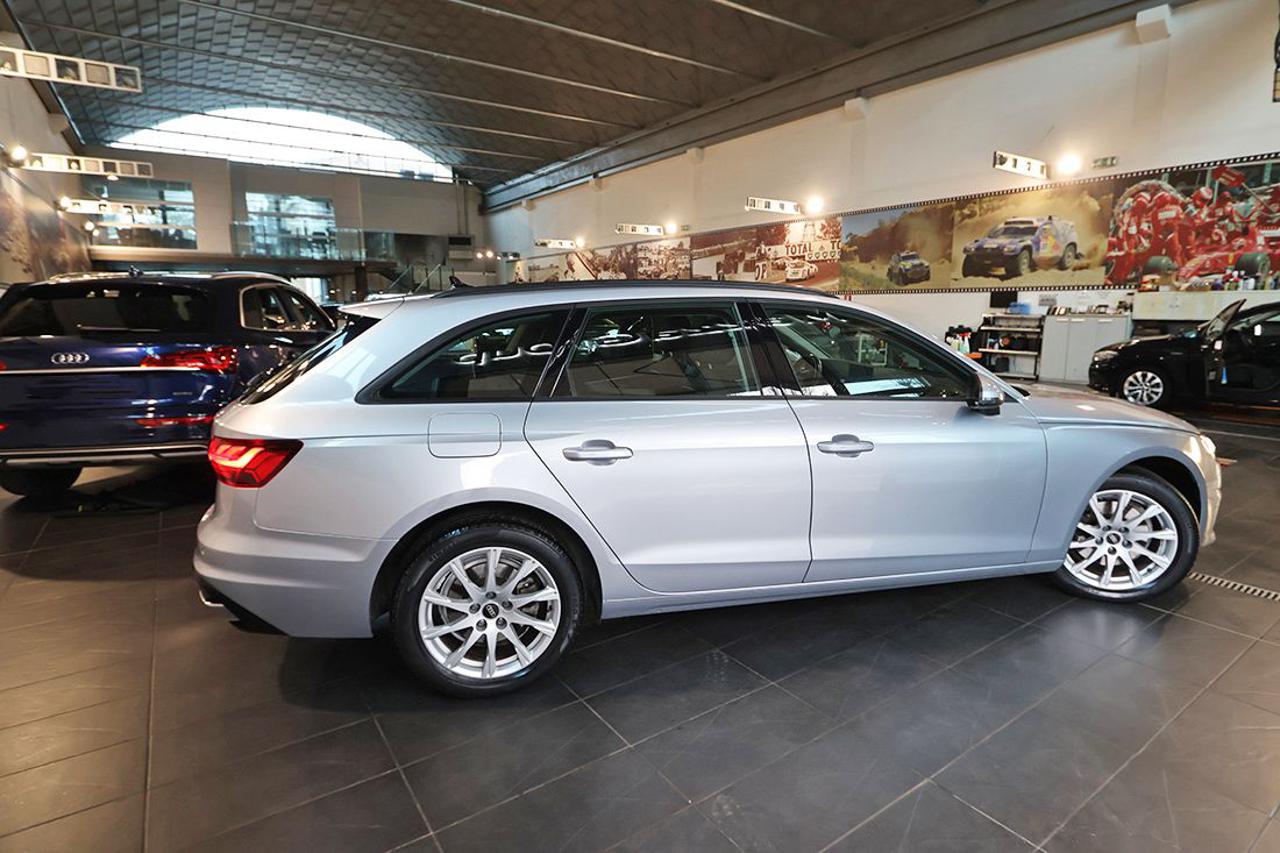 AUDI A4 30 TDI Avant S-Tronic Business - 10