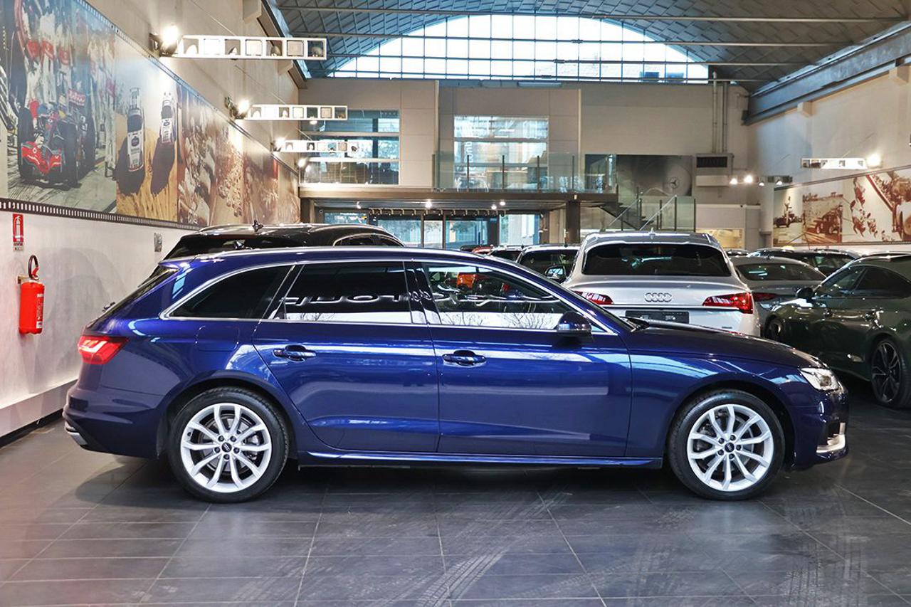 AUDI A4 35 TDI Avant S-Tronic Business Advanced - 2