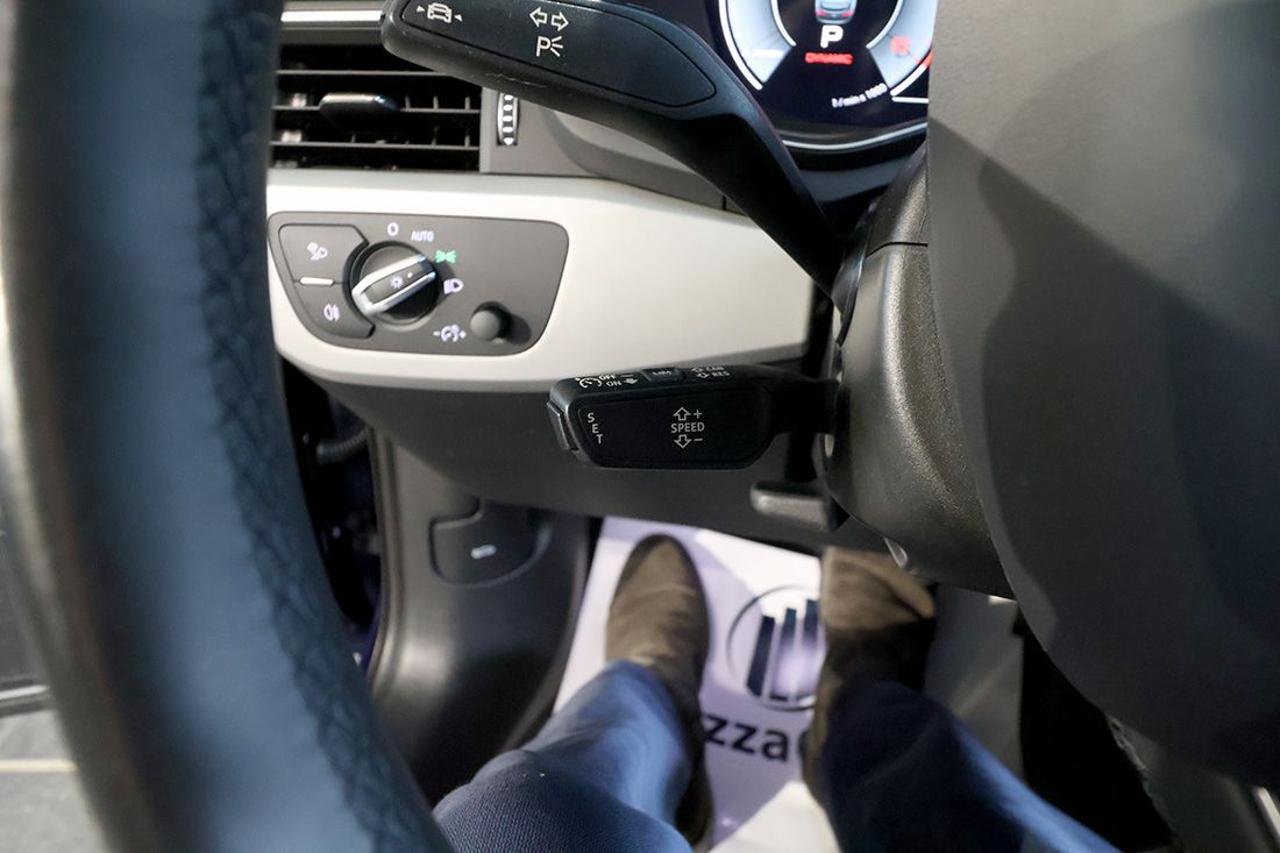 AUDI A4 35 TDI Avant S-Tronic Business Advanced - 23