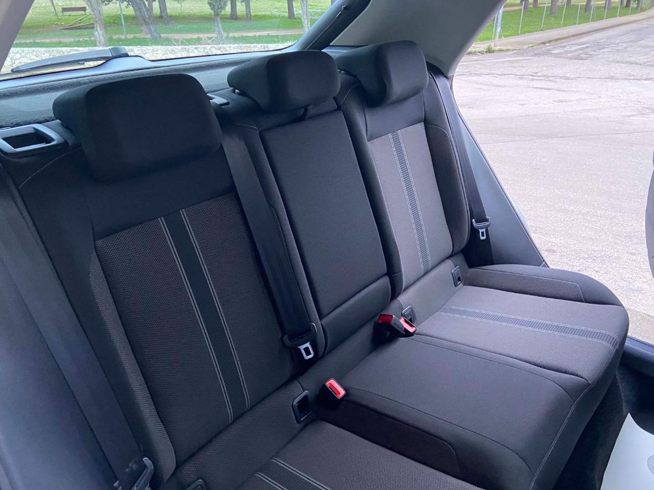 VOLKSWAGEN T-Roc 1.6 TDI SCR Business BlueMotion Technology - 12