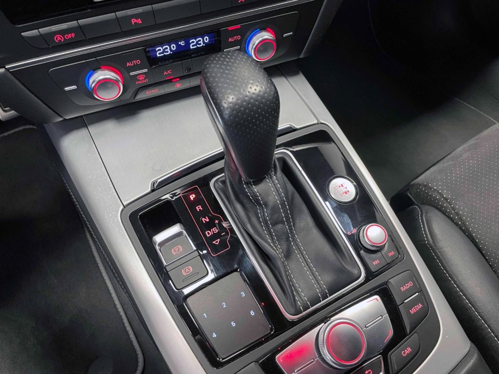 AUDI A6 2.0 TDI ULTRA S-LINE 190CV S-TRONIC MY17 - 46