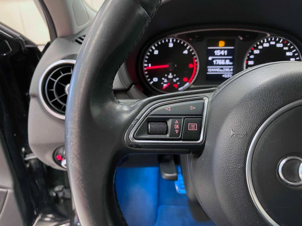 AUDI A1 3P 1.6 TDI S-LINE 105CV - 19