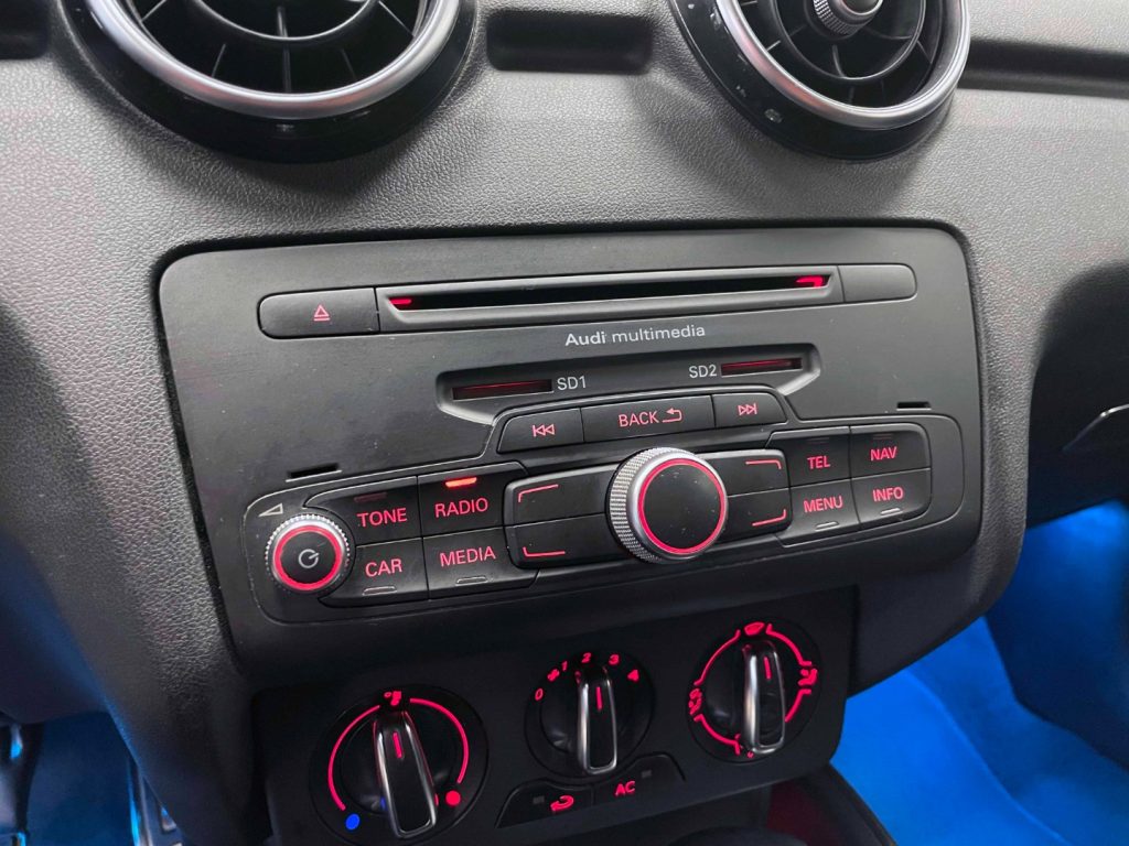 AUDI A1 3P 1.6 TDI S-LINE 105CV - 27