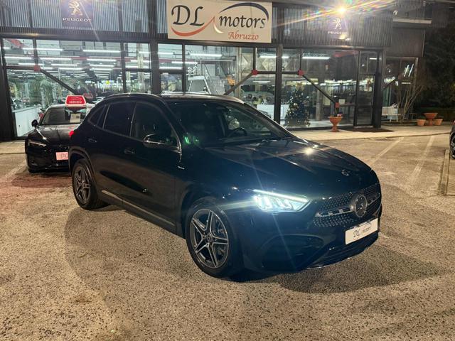 MERCEDES-BENZ GLA 200 Nero metallizzato