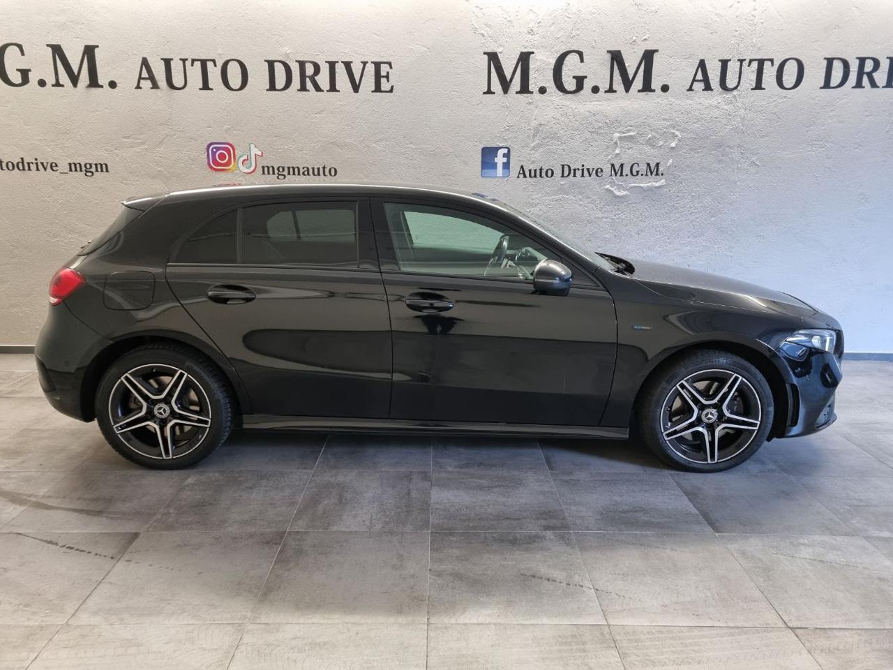 MERCEDES-BENZ A 250 e Automatic EQ-Power Premium AMG - 4