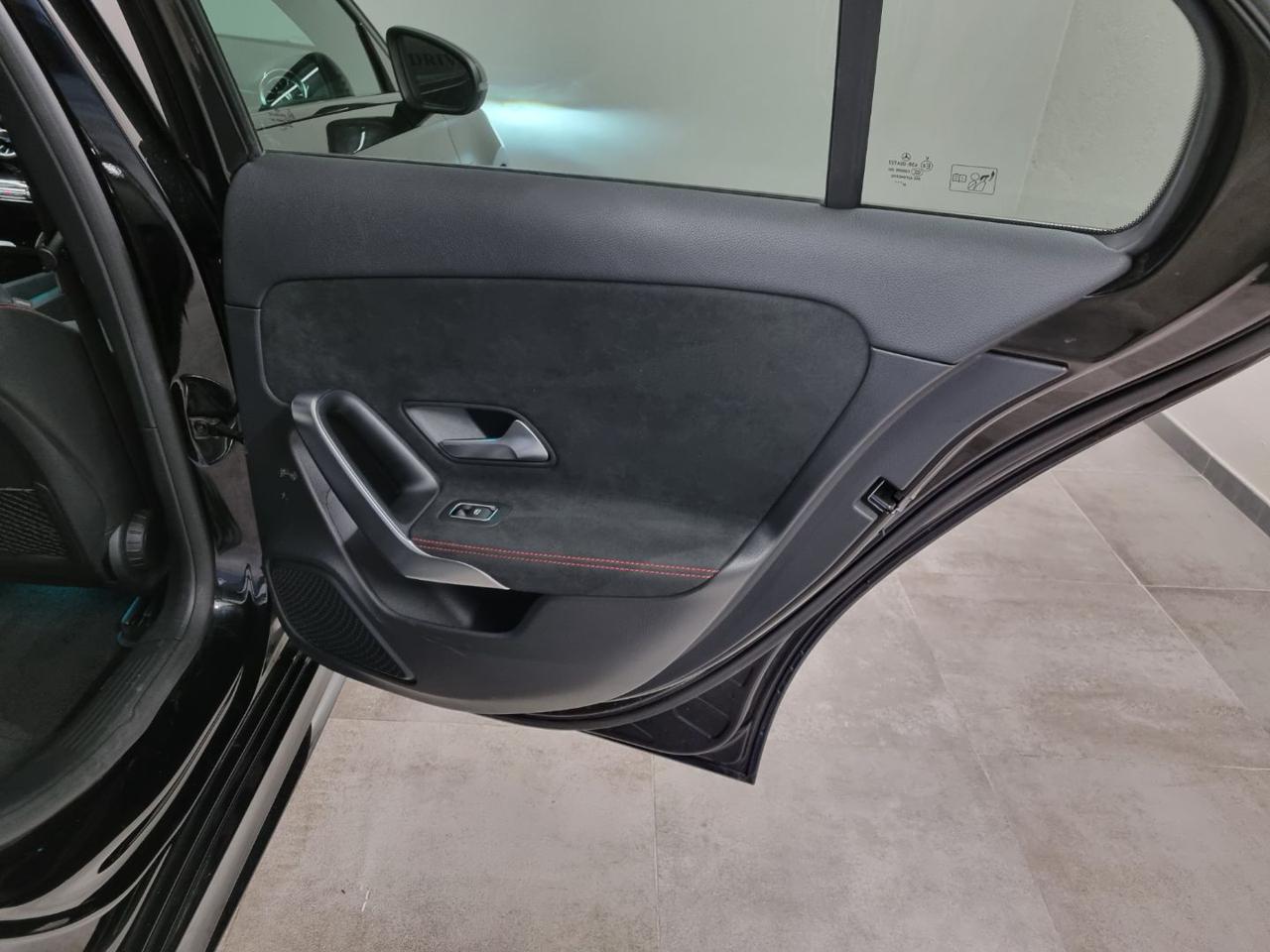 MERCEDES-BENZ A 250 e Automatic EQ-Power Premium AMG - 29