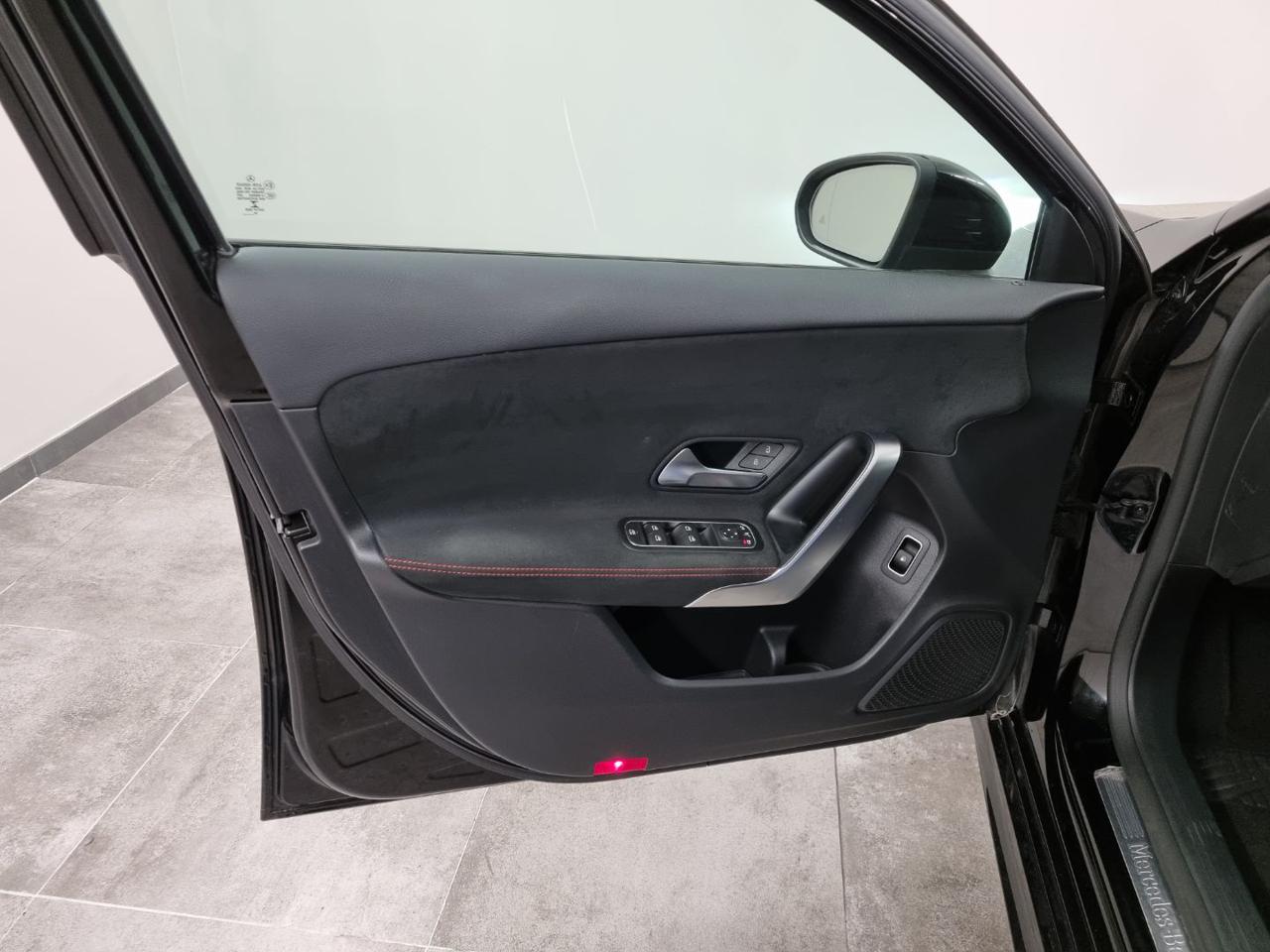 MERCEDES-BENZ A 250 e Automatic EQ-Power Premium AMG - 24