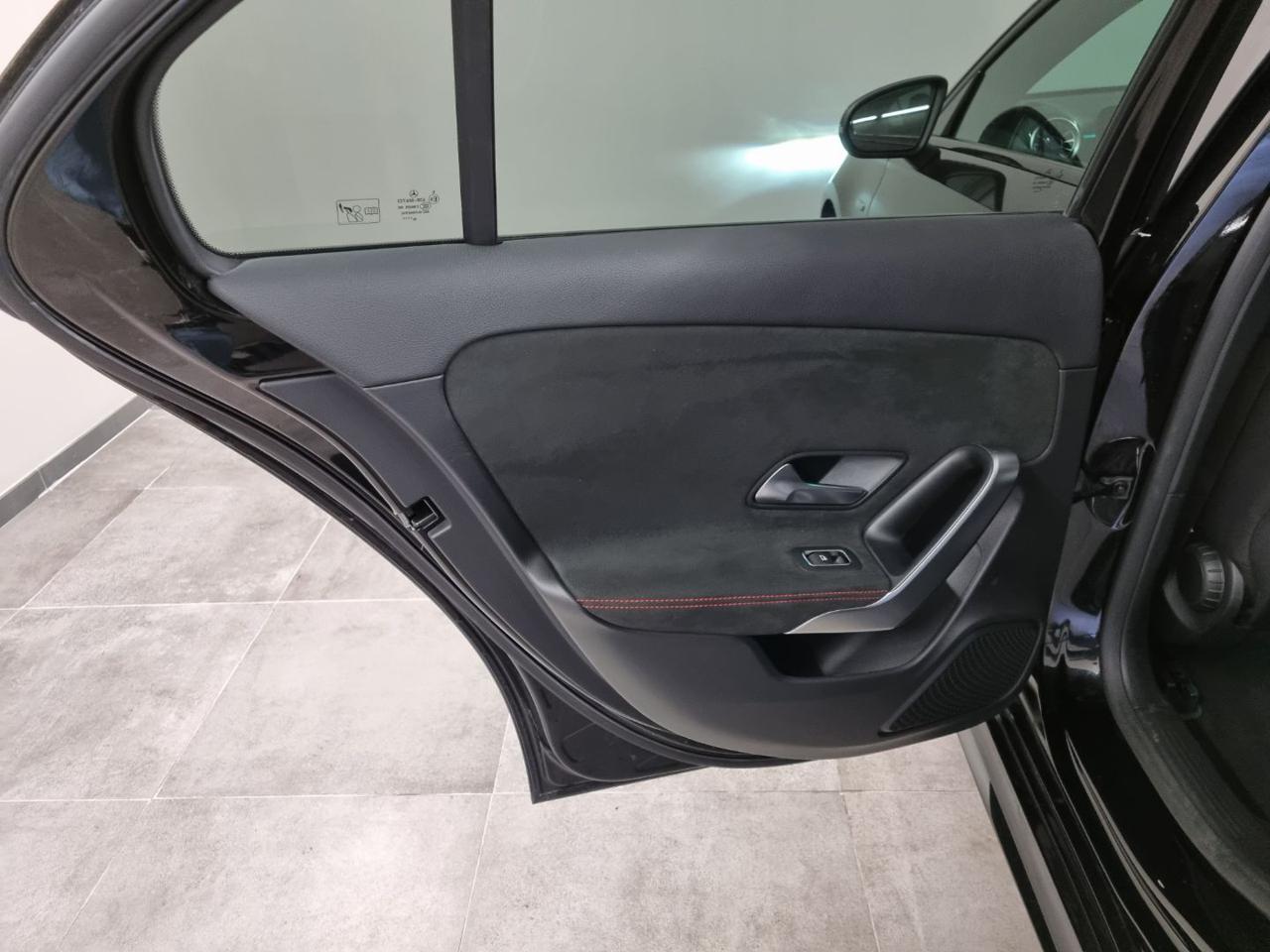 MERCEDES-BENZ A 250 e Automatic EQ-Power Premium AMG - 25