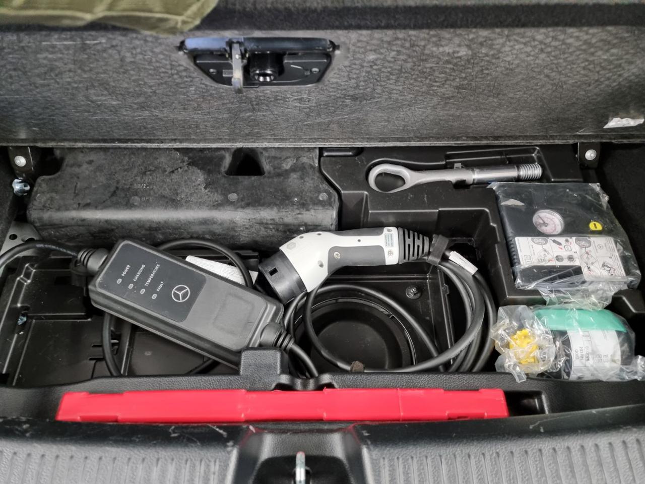 MERCEDES-BENZ A 250 e Automatic EQ-Power Premium AMG - 12