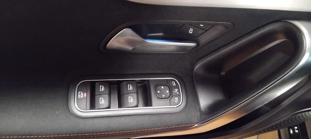 MERCEDES-BENZ A 180 Automatic AMG Line Advanced Plus - 19