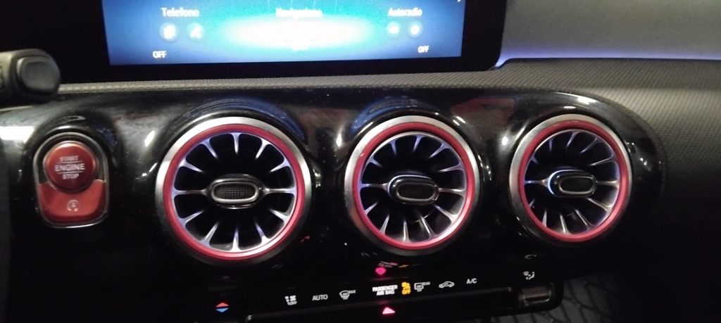 MERCEDES-BENZ A 180 Automatic AMG Line Advanced Plus - 23