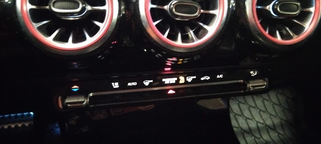 MERCEDES-BENZ A 180 Automatic AMG Line Advanced Plus - 24