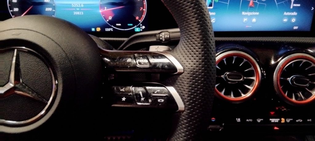 MERCEDES-BENZ A 180 Automatic AMG Line Advanced Plus - 25