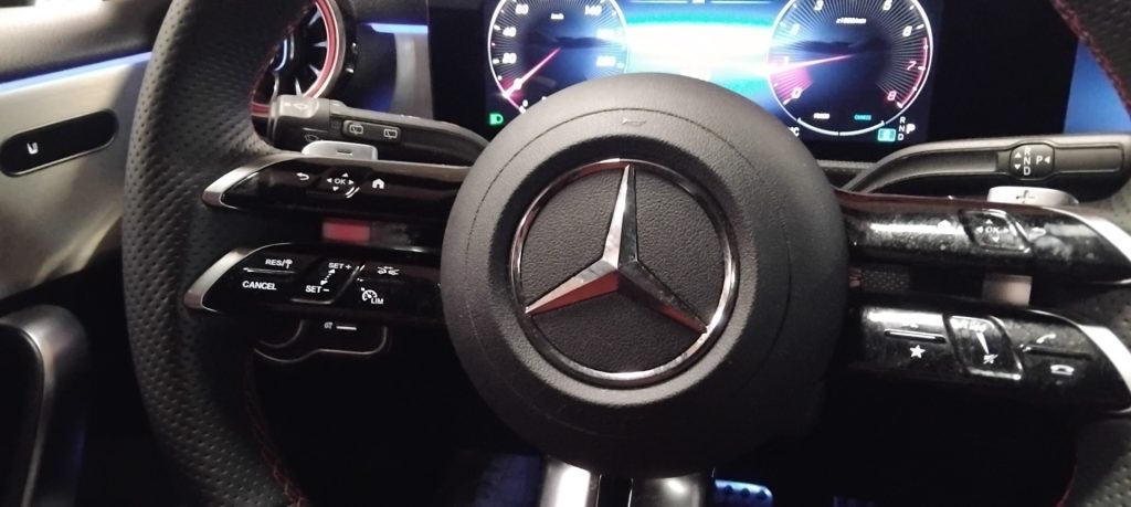 MERCEDES-BENZ A 180 Automatic AMG Line Advanced Plus - 26