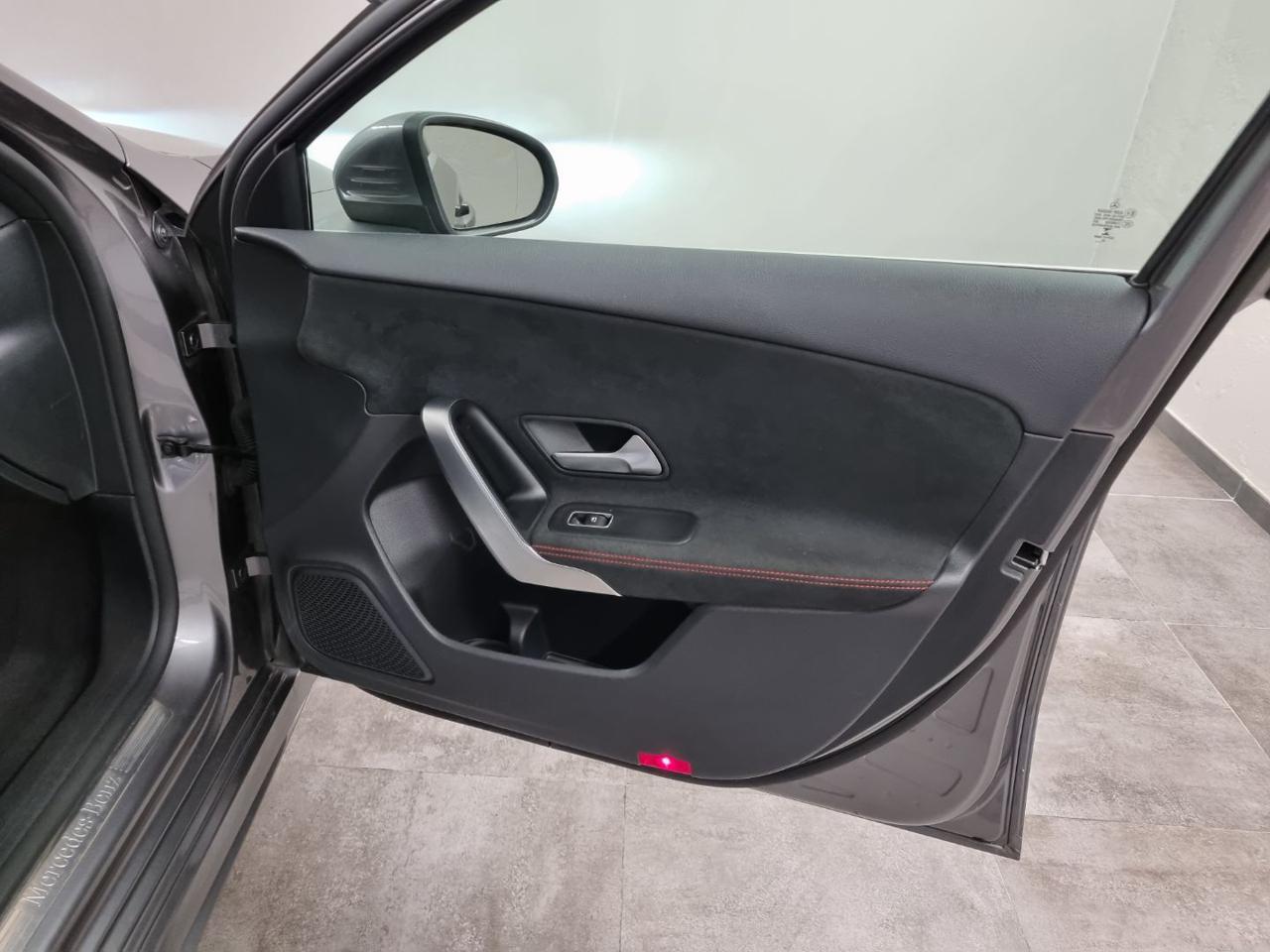 MERCEDES-BENZ A 200 d Automatic Premium AMG - 30