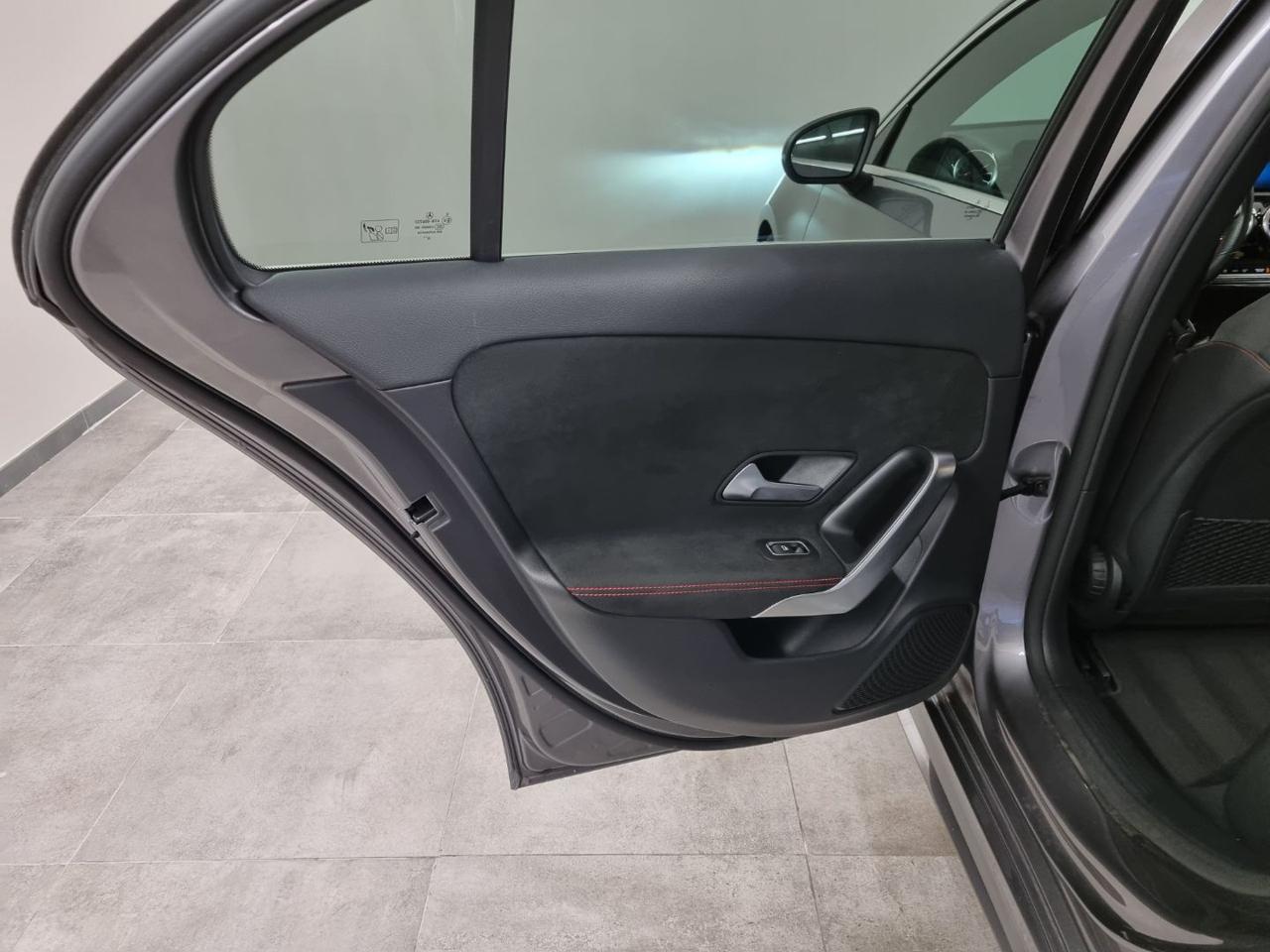 MERCEDES-BENZ A 200 d Automatic Premium AMG - 26