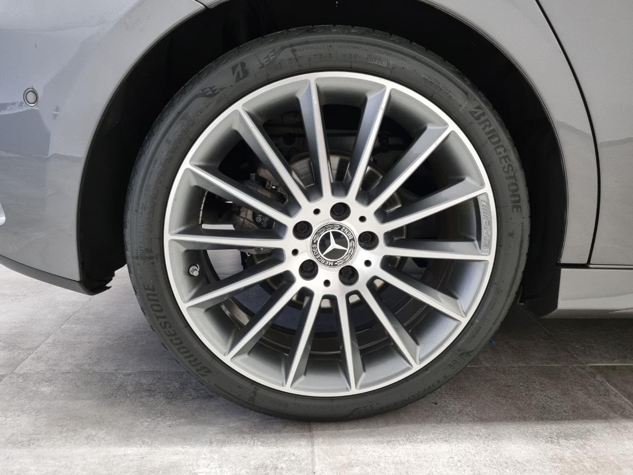 MERCEDES-BENZ A 200 d Automatic Premium AMG - 15