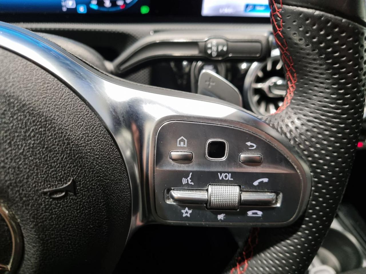 MERCEDES-BENZ A 200 d Automatic Premium AMG - 16