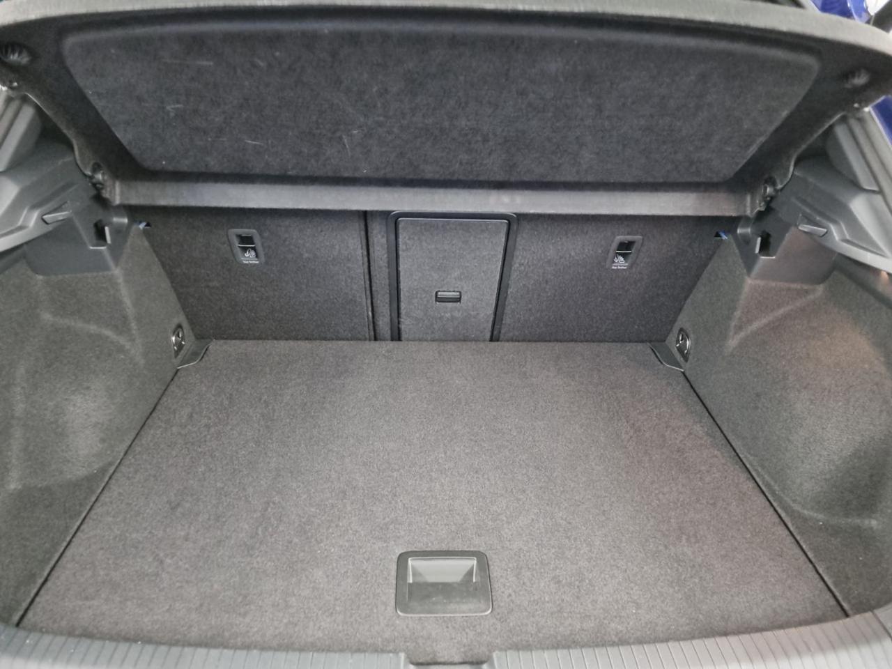 VOLKSWAGEN T-Roc 1.5 TSI ACT DSG R-Line - 18