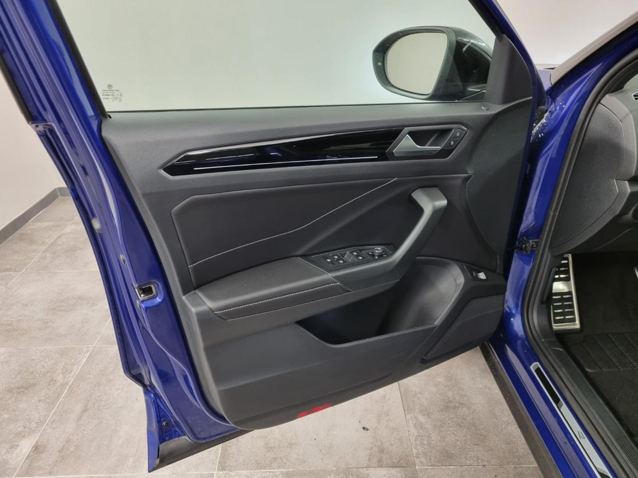 VOLKSWAGEN T-Roc 1.5 TSI ACT DSG R-Line - 22