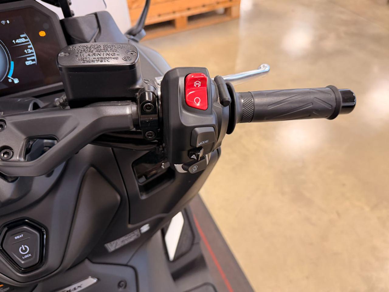 YAMAHA T Max 560 - 11