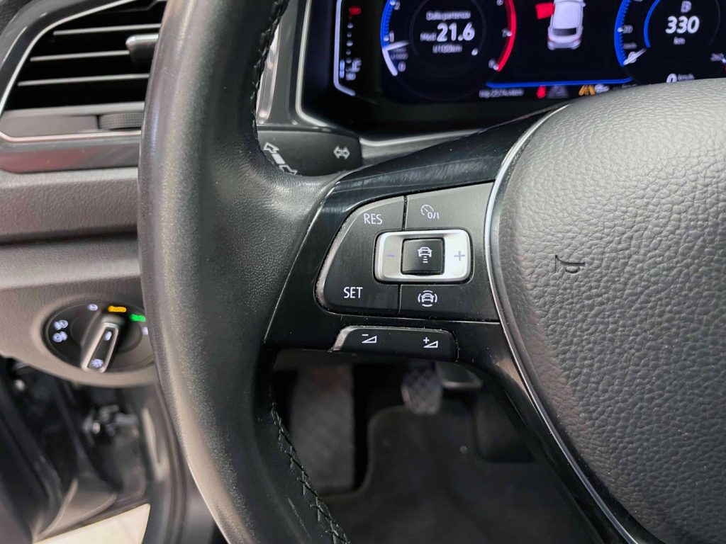 VOLKSWAGEN T-Roc 1.5 TSI STYLE - 41