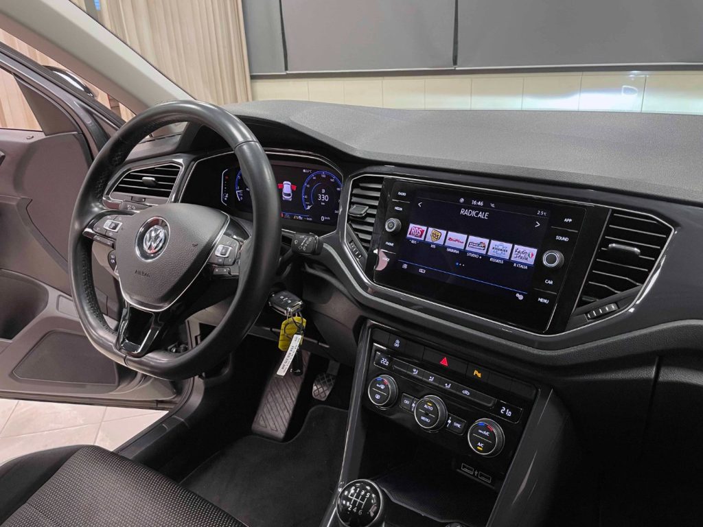 VOLKSWAGEN T-Roc 1.5 TSI STYLE - 45