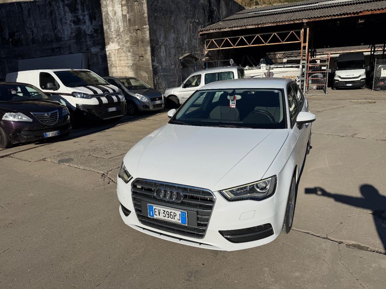 AUDI A3 SPB 1.6 TDI Admired - 3