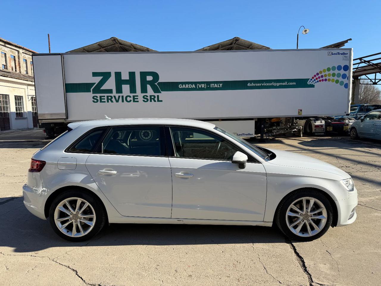 AUDI A3 SPB 1.6 TDI Admired - 8