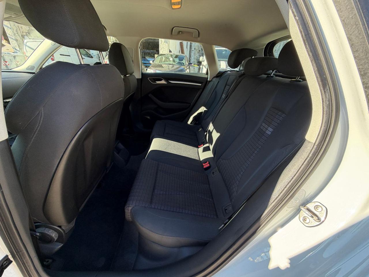 AUDI A3 SPB 1.6 TDI Admired - 15