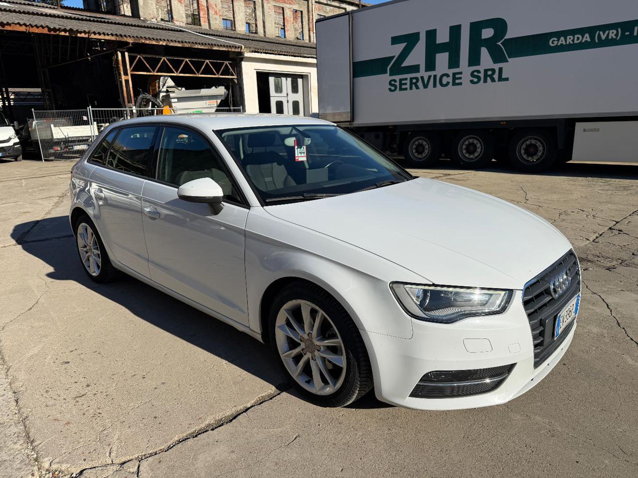 AUDI A3 SPB 1.6 TDI Admired - 9