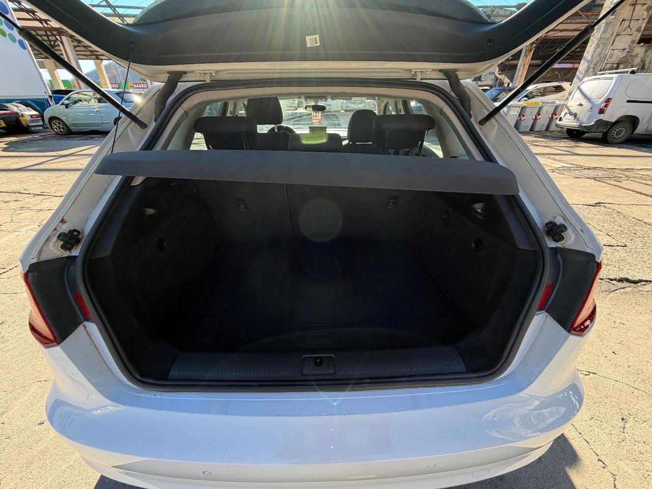 AUDI A3 SPB 1.6 TDI Admired - 16