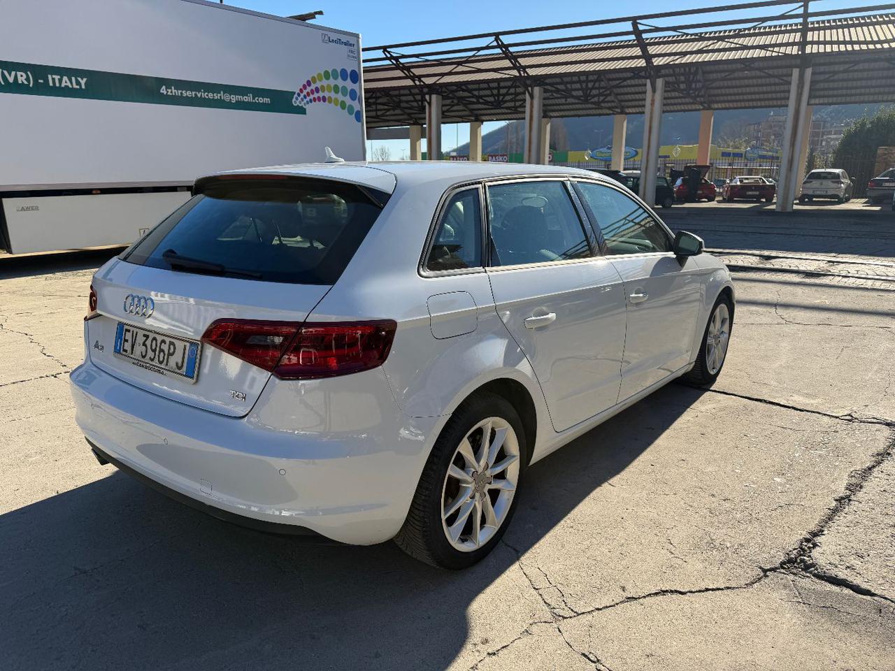 AUDI A3 SPB 1.6 TDI Admired - 7