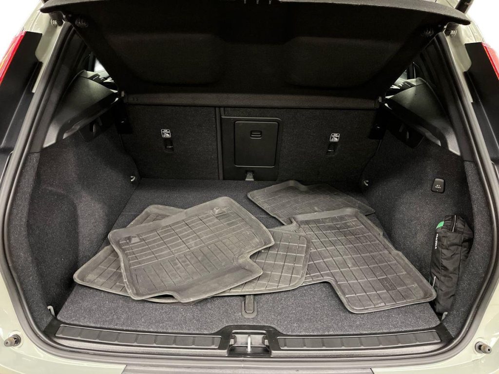 VOLVO XC40 B3 automatico Essential - 13