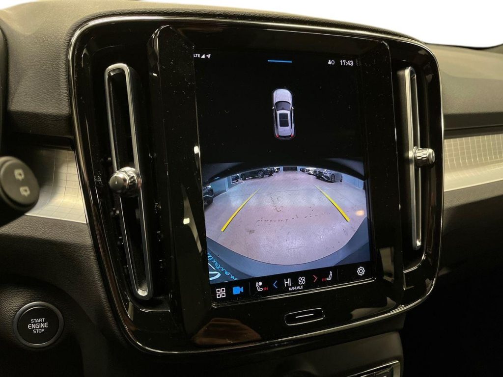 VOLVO XC40 B3 automatico Essential - 12