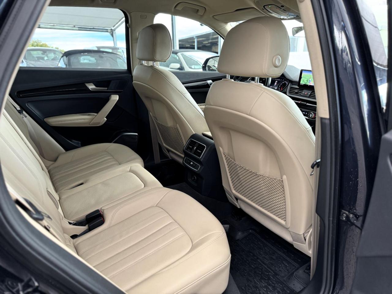 AUDI Q5 40 TDI quattro S-Tronic Sport - 25