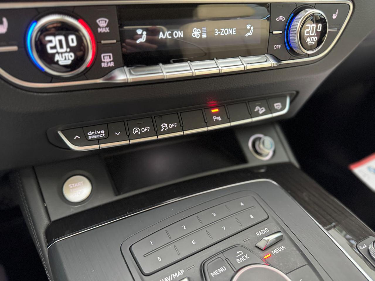 AUDI Q5 40 TDI quattro S-Tronic Sport - 31