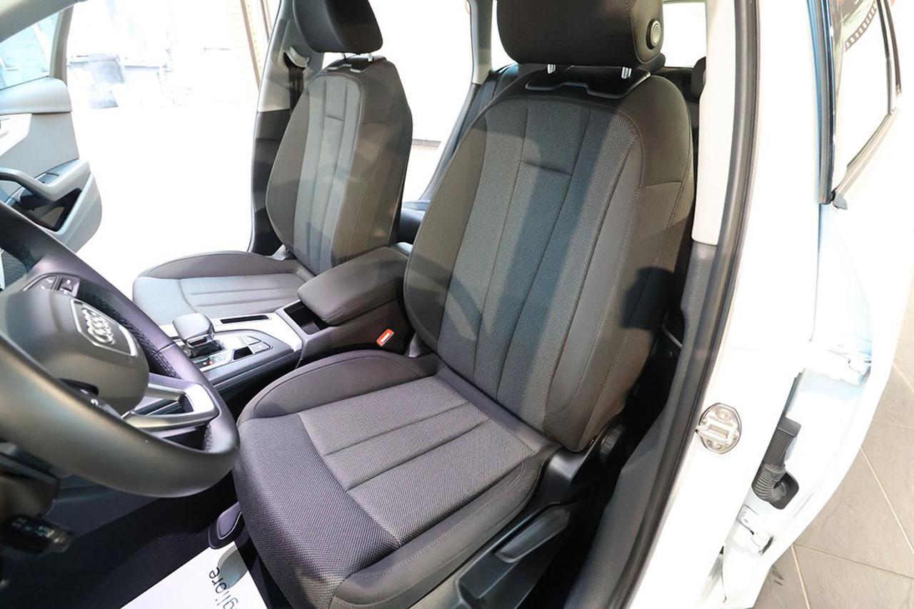 AUDI A4 35 TDI Avant S-Tronic Business - 17