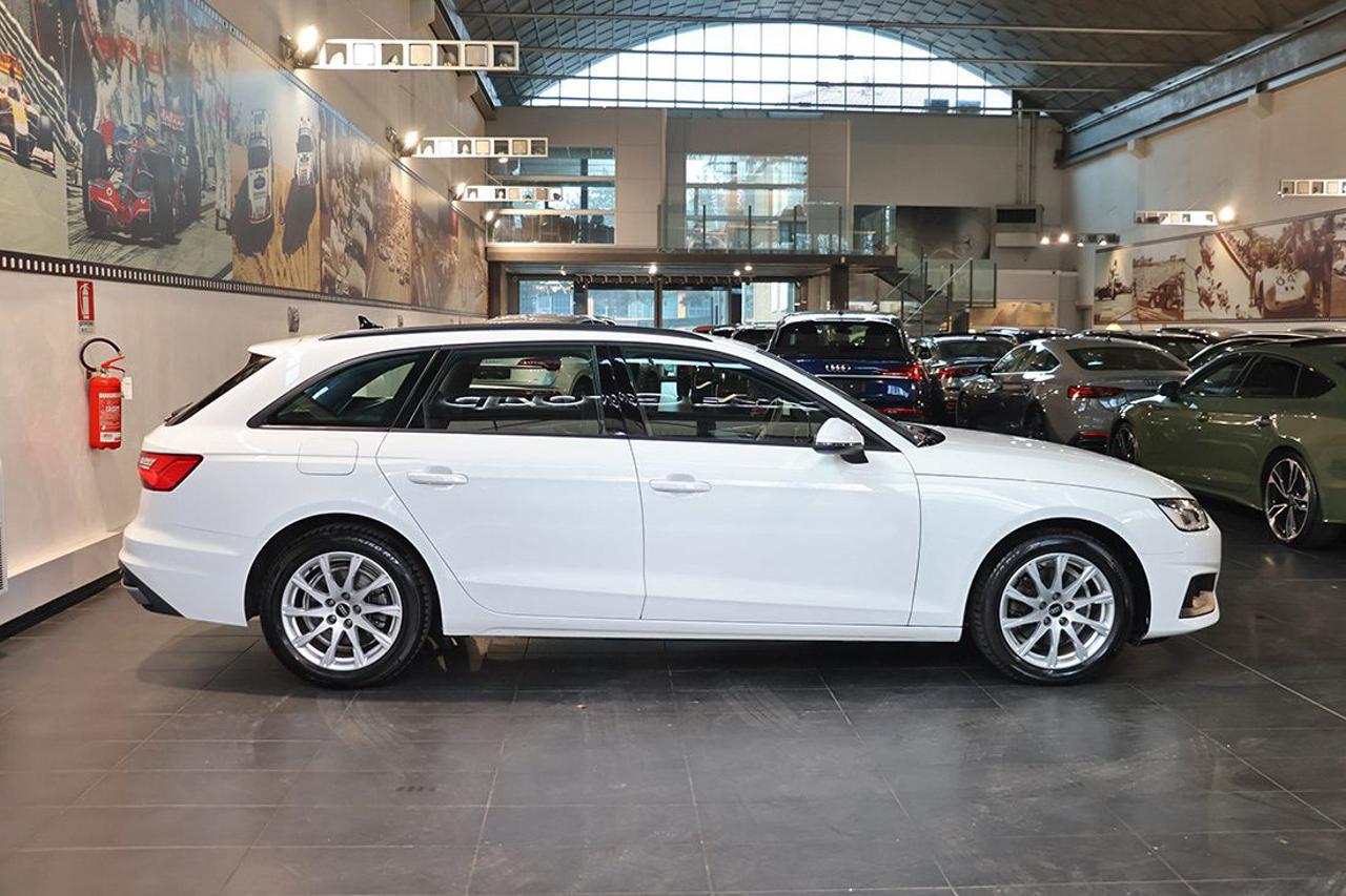 AUDI A4 35 TDI Avant S-Tronic Business - 2