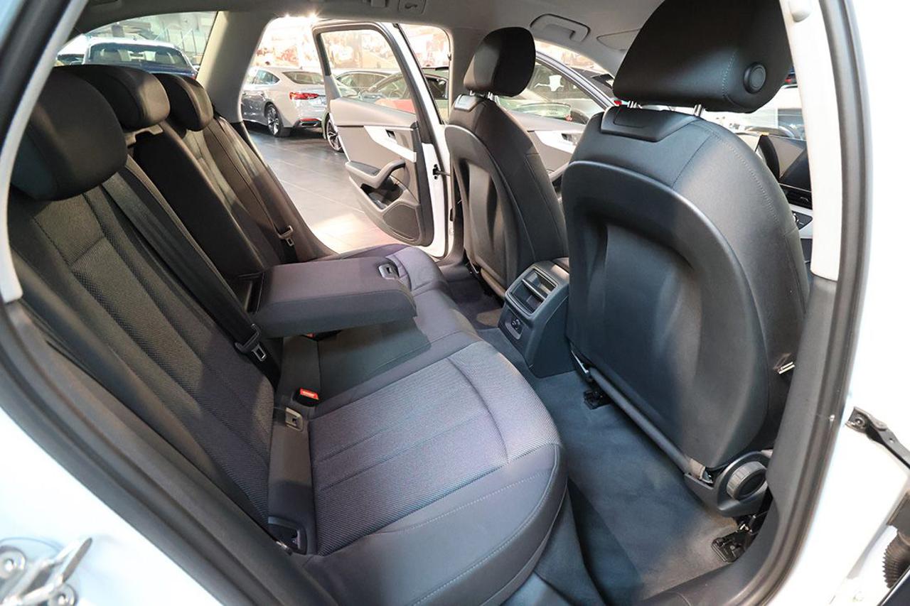 AUDI A4 35 TDI Avant S-Tronic Business - 18