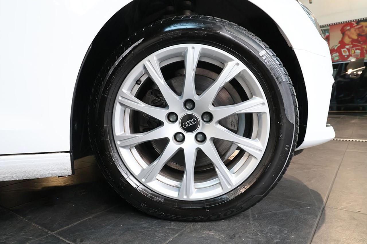 AUDI A4 35 TDI Avant S-Tronic Business - 6