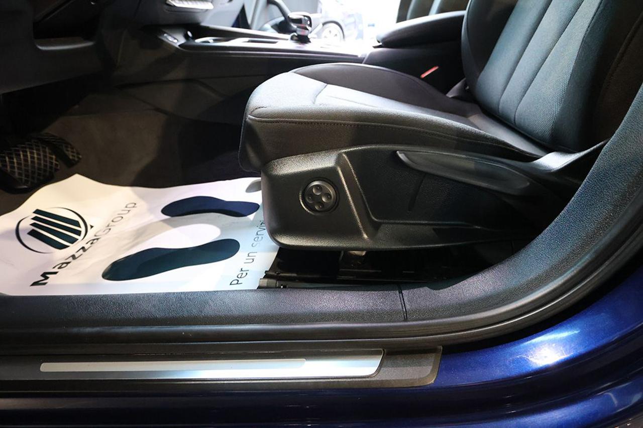 AUDI A4 30 TDI Avant S-Tronic Business Advanced - 41