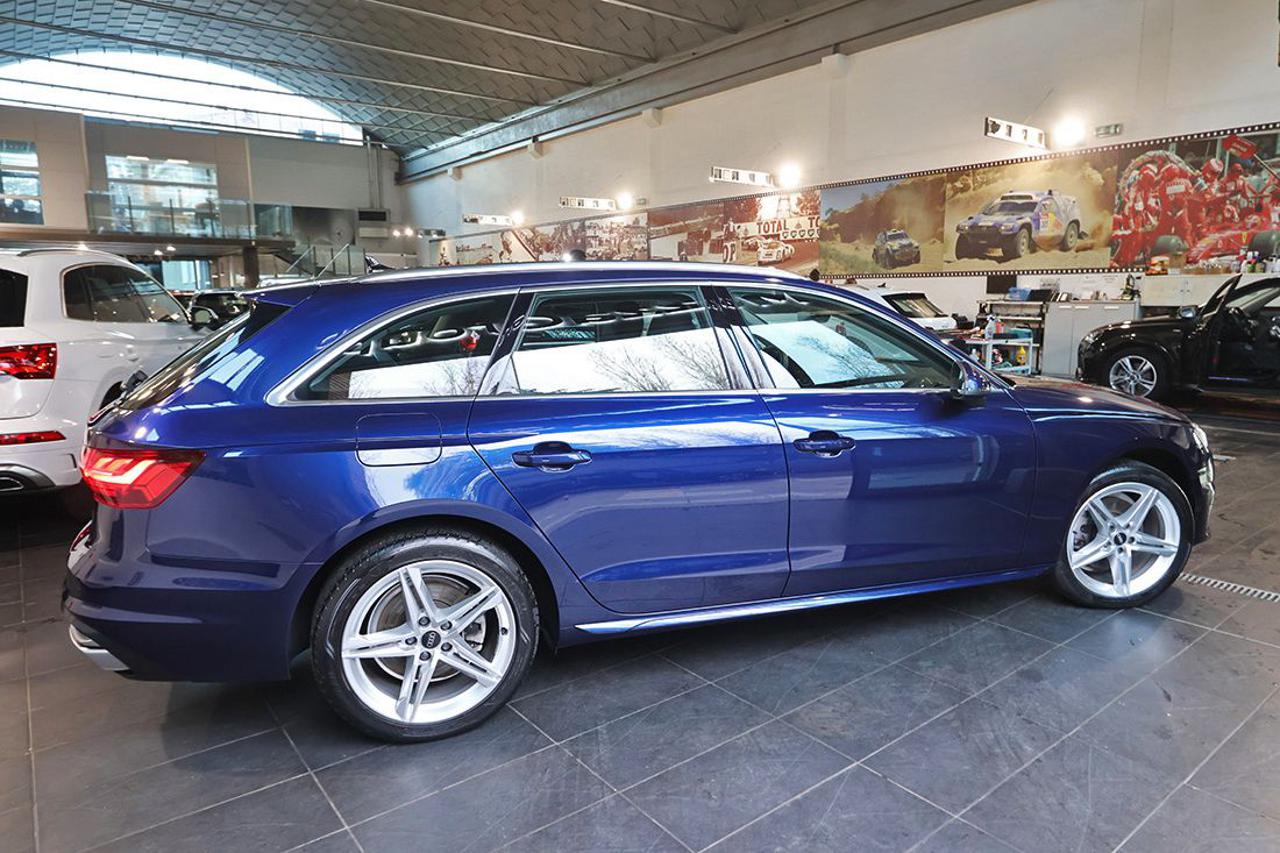 AUDI A4 30 TDI Avant S-Tronic Business Advanced - 10