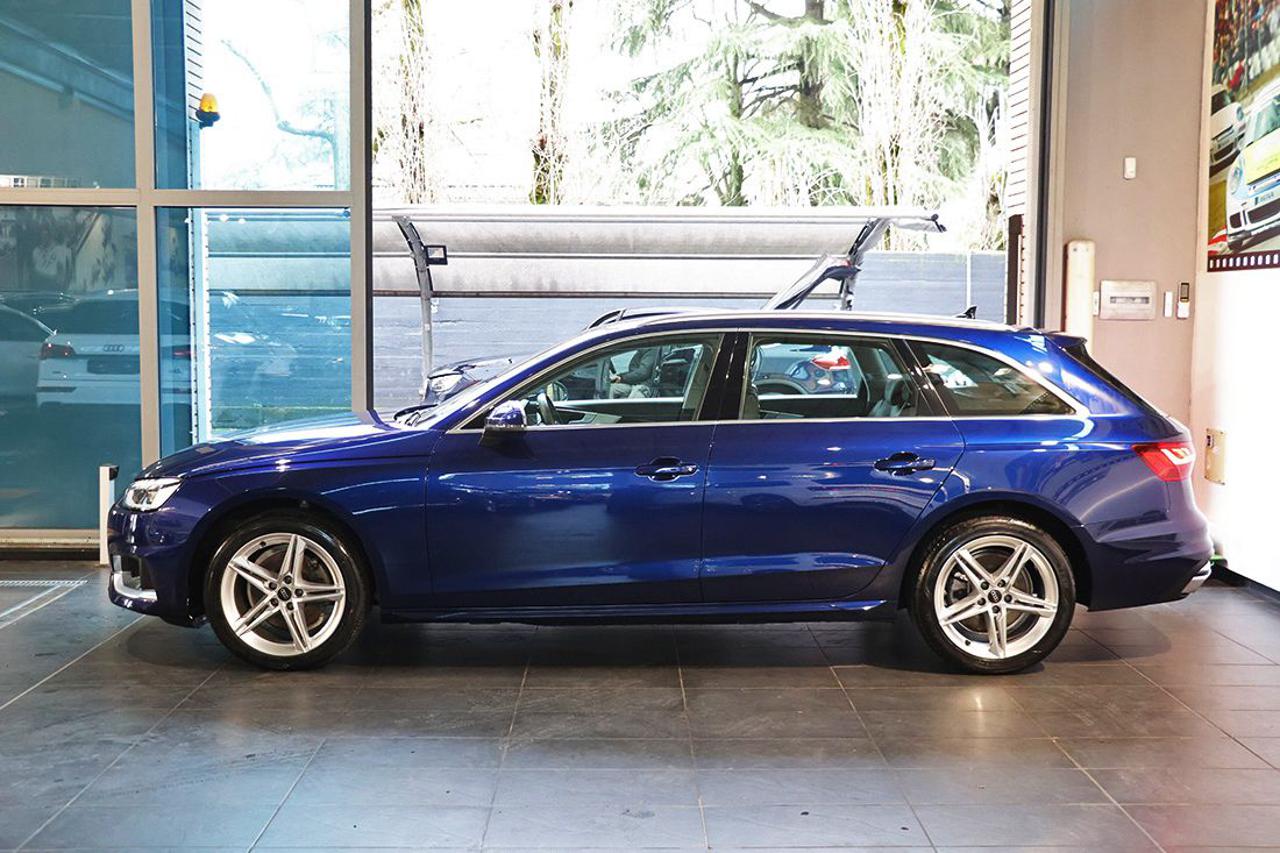 AUDI A4 30 TDI Avant S-Tronic Business Advanced - 3