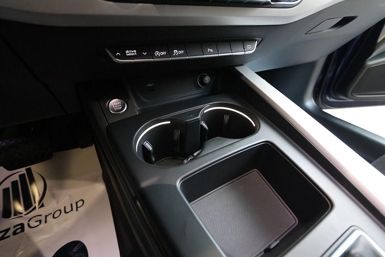 AUDI A4 30 TDI Avant S-Tronic Business Advanced - 36