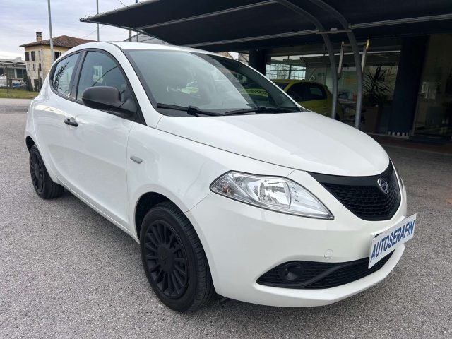 LANCIA Ypsilon Bianco pastello